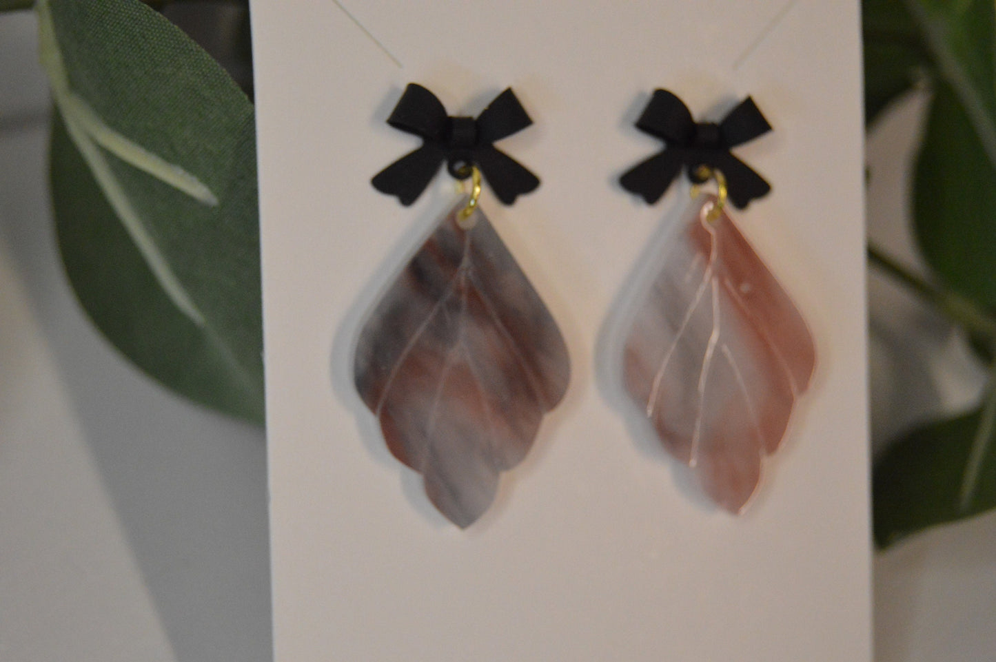 Maroon Marble Scalloped Leaf Earrings - Acrylic