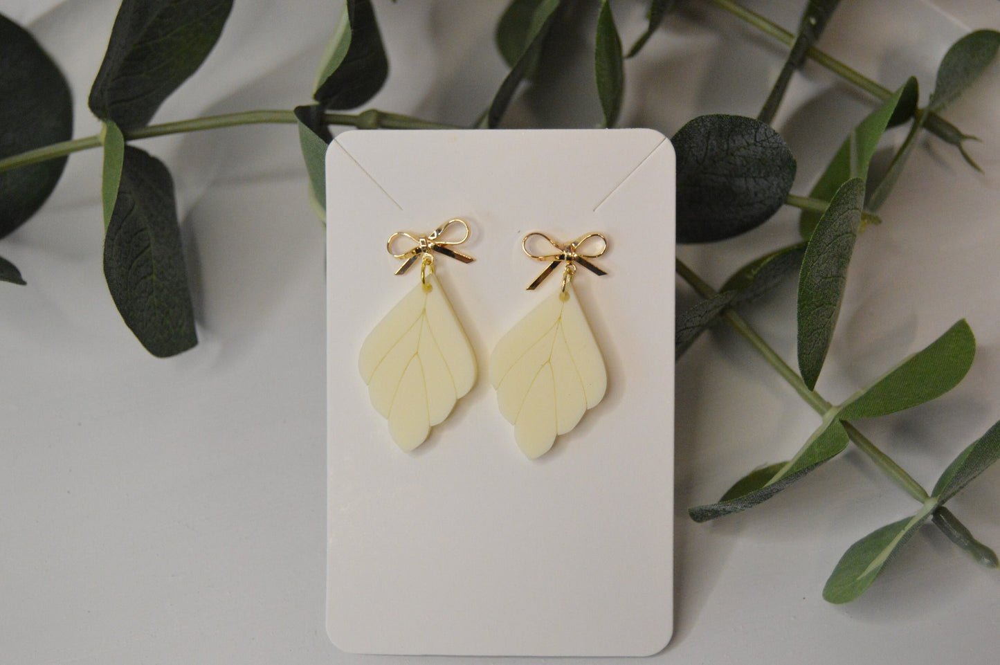 Ivory leaf Dangle Earrings - Acrylic